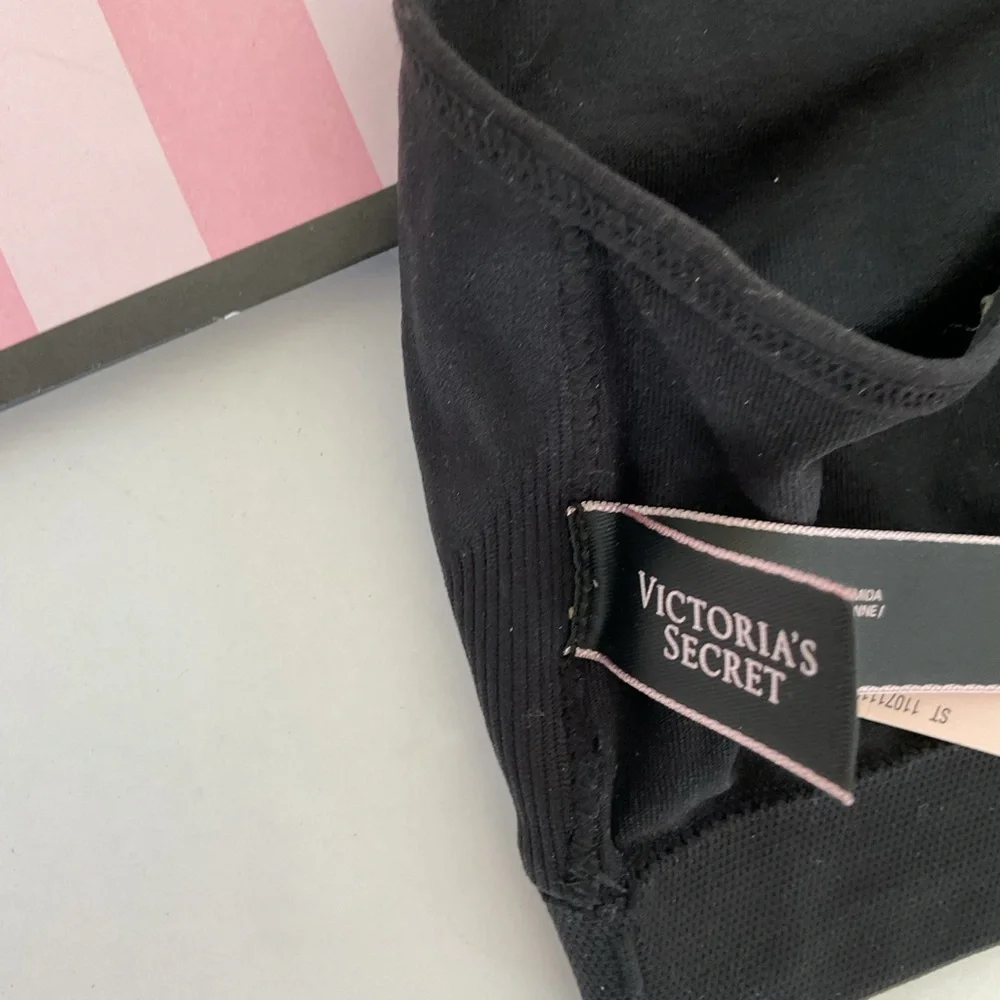 NWT Victorias Secret seamless cutout high neck bralette. Size small. - Picture 13 of 15